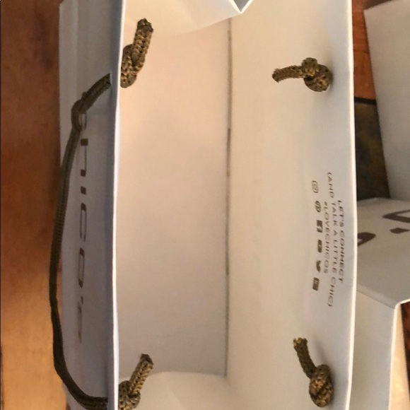 3 Different Sizes Of Chico’s Gift Bags And Soma - Picture 4 of 4